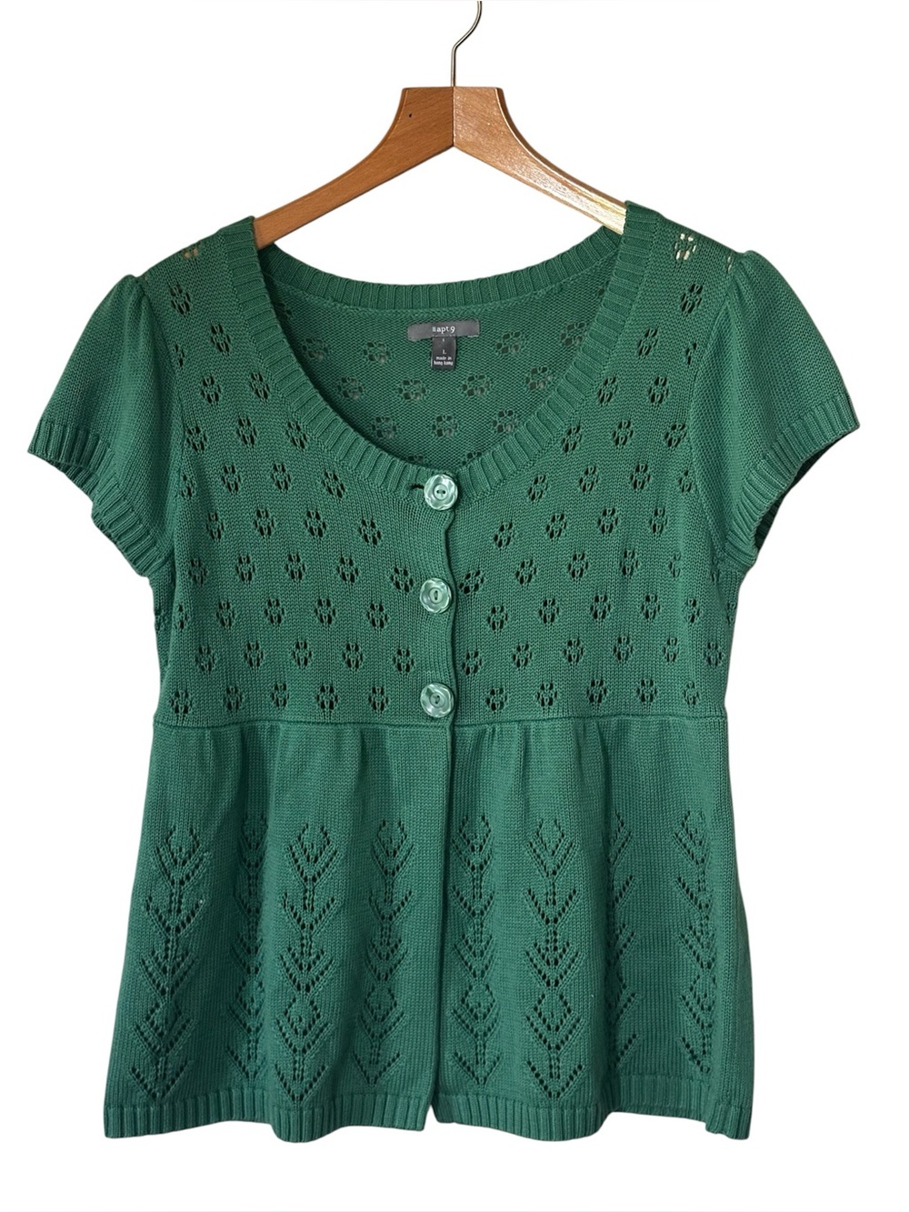 apt.9  Green pointelle pattern, empire waist short sleeve cardigan. Women’s L